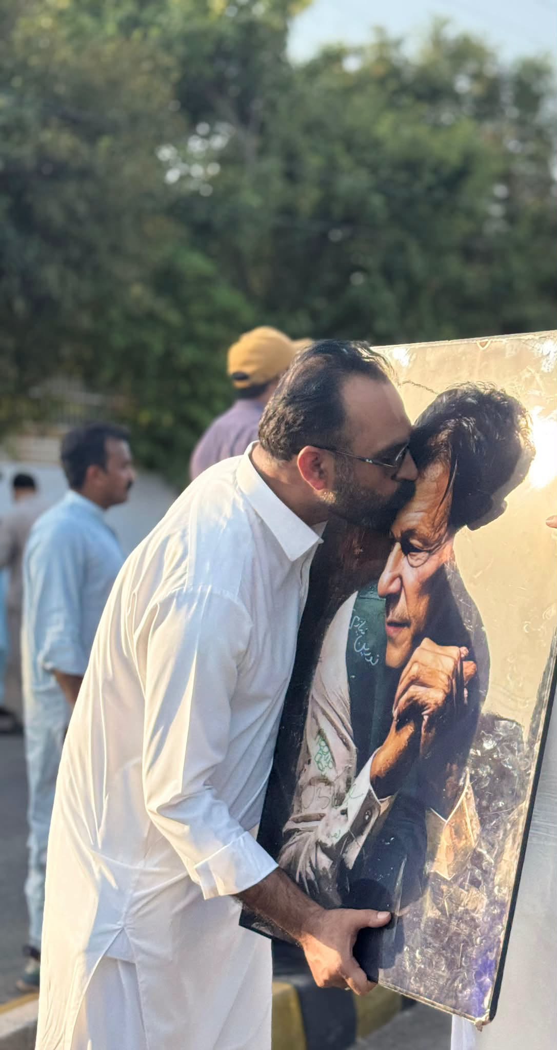 عشقِ لیڈر کا ایک خوبصورت منظر