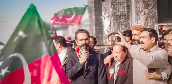 خالد نواز سدھرآئچ ٹوبہ ٹیک سنگھ الیکشن کراو ملک بچاو کے حوالے سے احتجاجی ریلی کی قیادت کرتے ہوئے
