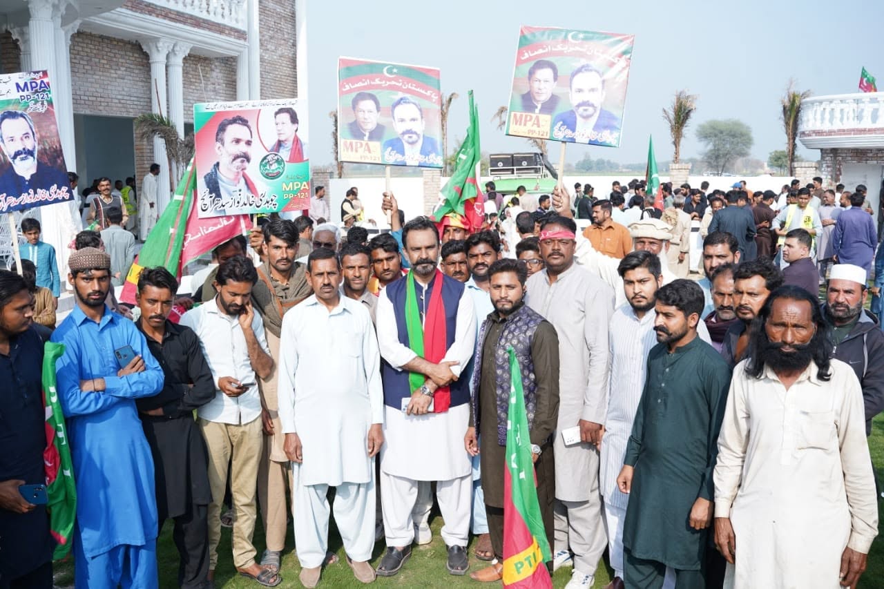 خالد نواز سدھرآئچ ٹوبہ ٹیک سنگھ الیکشن کراو ملک بچاو کے حوالے سے احتجاجی ریلی کی قیادت کرتے ہوئے
